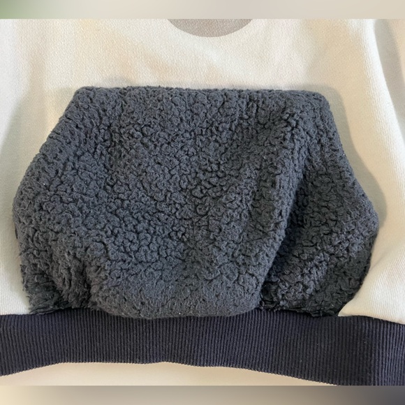 Fabkids Polar Bear Long Sleeve Sweatshirt, toddler girl size 4T-5T,plush sweater - Picture 5 of 9